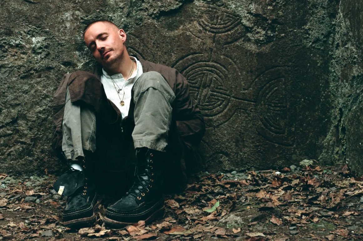 Dermot Kennedy Returns to His Roots